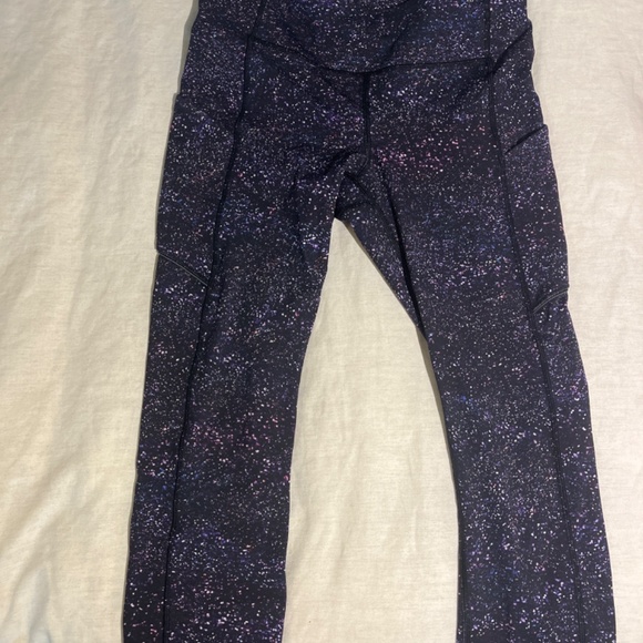 Lululemon Leggings Size 6! Galaxy print - Picture 2 of 6